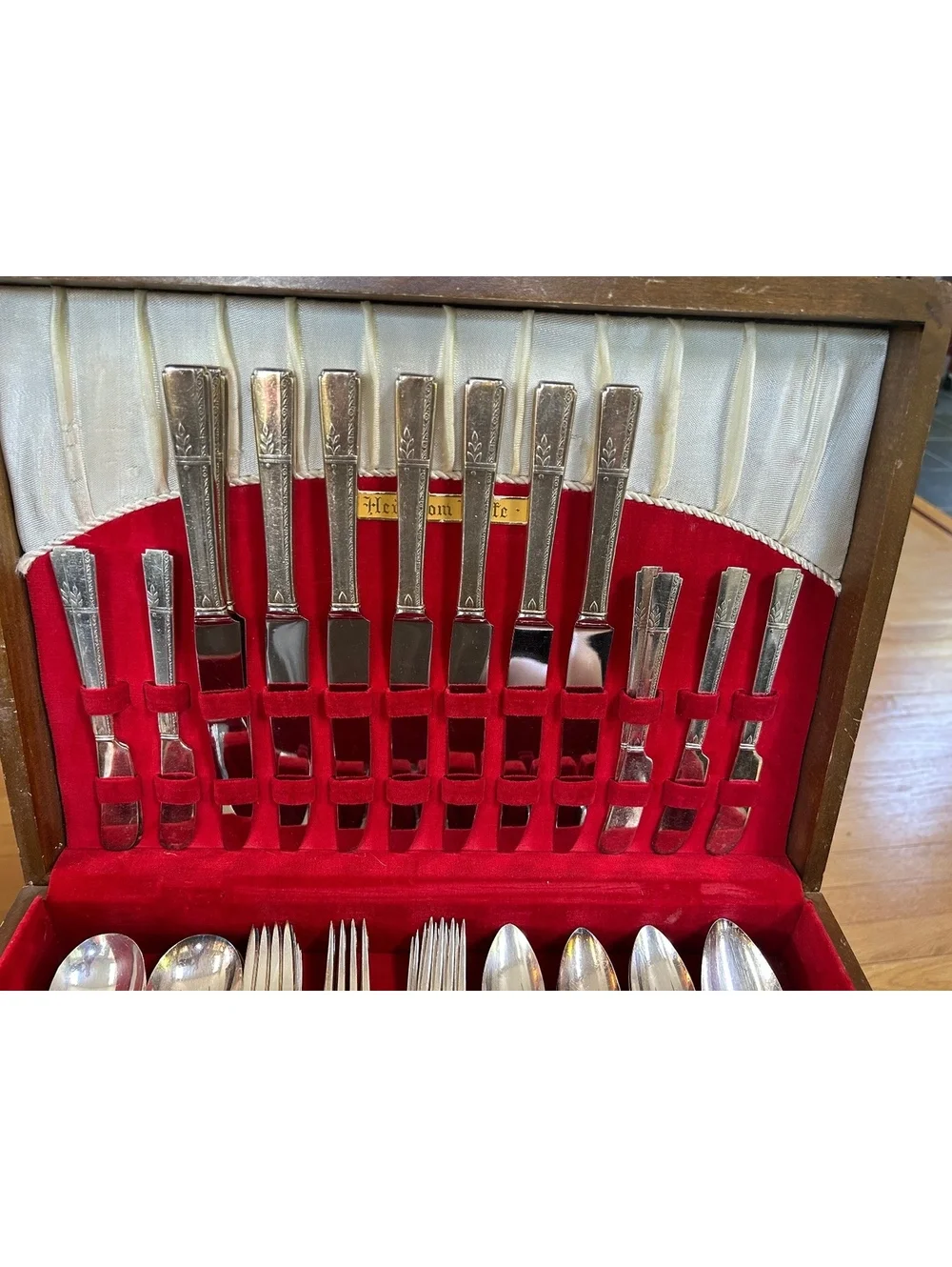 Vintage Heirloom Plate Silverware Set with Wooden Storage Box